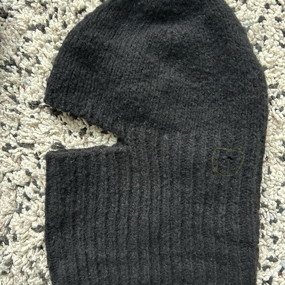 OUR LEGACY KNITTED BALACLAVA
Black Chunky Merino - Picture 9 of 9